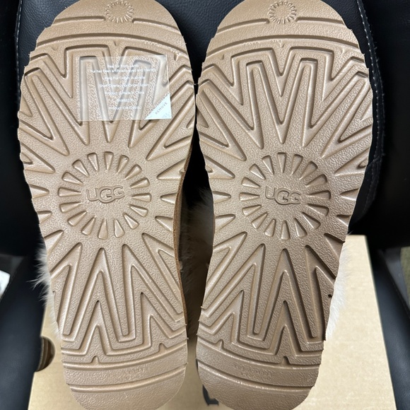 NIB! UGG Women's Boots Mini Toscana Cuff Sheepskin In Chestnut Size US6/EU37 - Picture 8 of 10